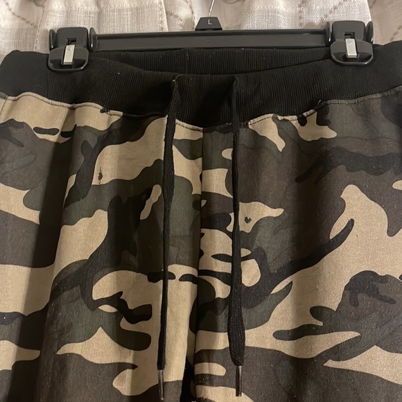 Blue Topic, Women’s, L, Camouflage Sweatpants w/Ribbed bottom - Picture 4 of 10